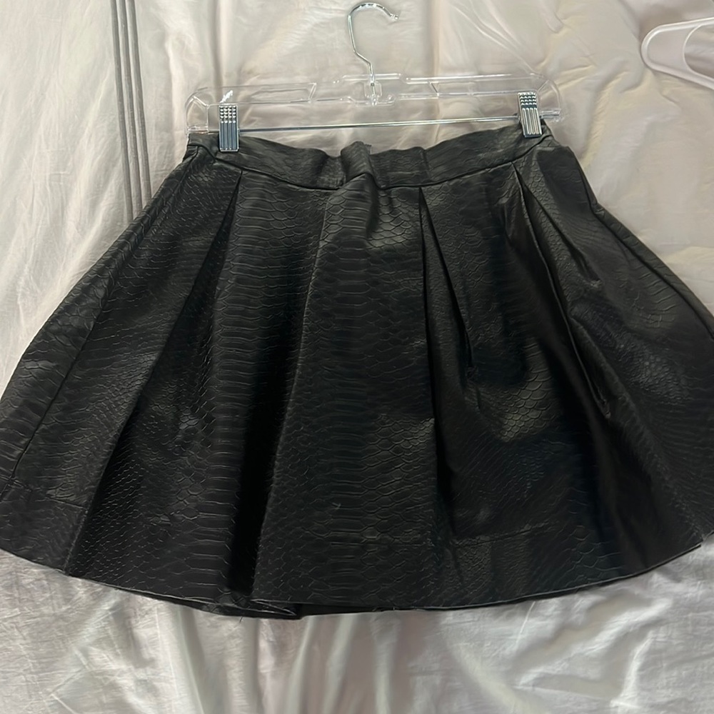 BLUSH LEATHER SKIRT